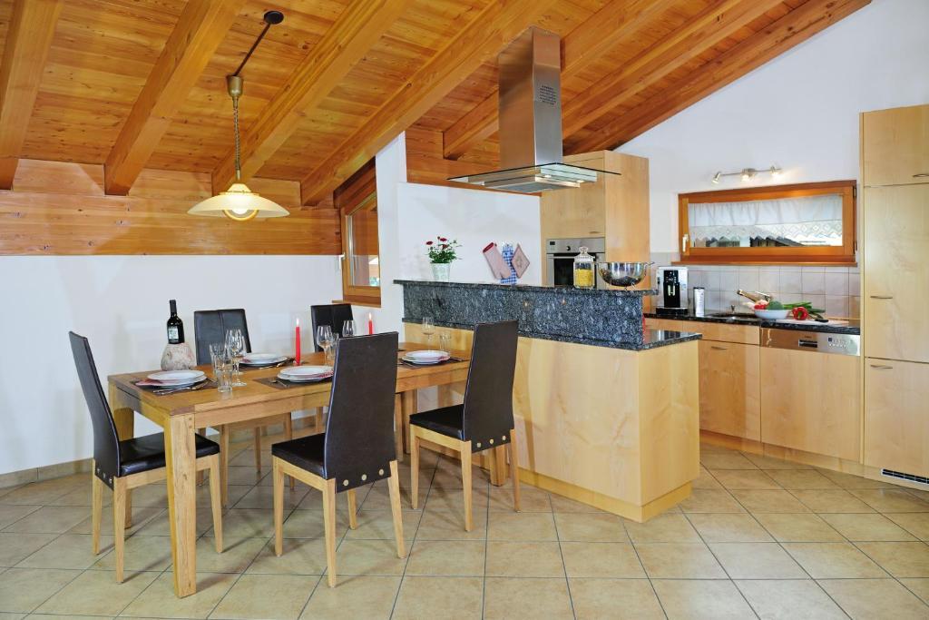 Chalet Z'Wichjehues Zermatt Room photo