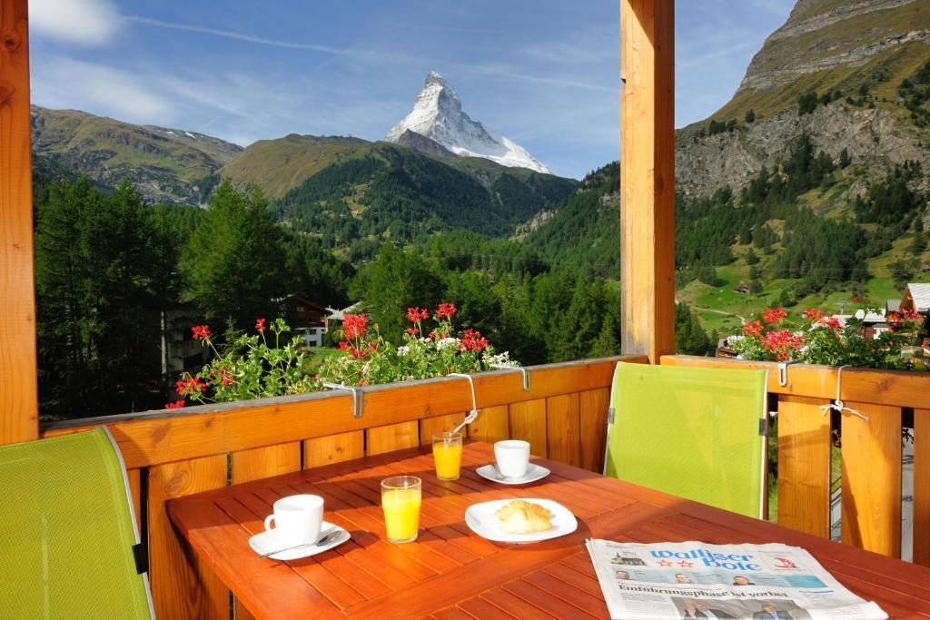 Chalet Z'Wichjehues Zermatt Room photo